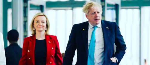 Boris Jonhson y Liz Truss acudir&aacute;n a Balmoral este martes para el traspaso de poderes (Instagram, elizabeth.truss.mp)