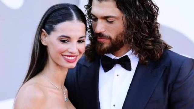 Can Yaman sbotta con i fan e c'entra Francesca Chillemi