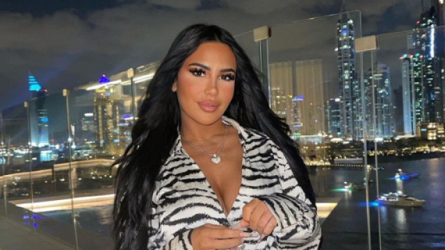 Milla Jasmine : les internautes se moquent de ses fesses sur Twitter