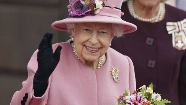 Regina Elisabetta: preoccupanti le sue condizioni di salute.