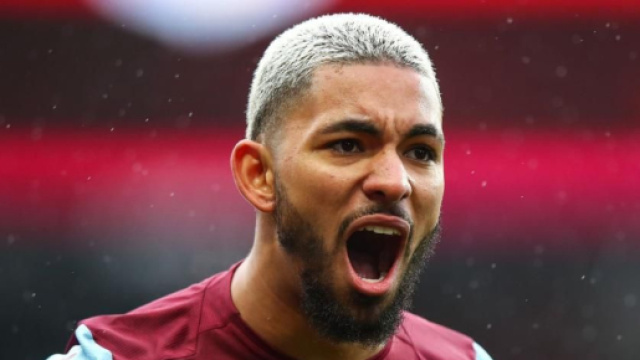 Douglas Luiz, centrocampista brasiliano.