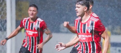 Tricolor venceu debaixo de chuva (Reprodu&ccedil;&atilde;o/Twitter/@SaoPauloFC)