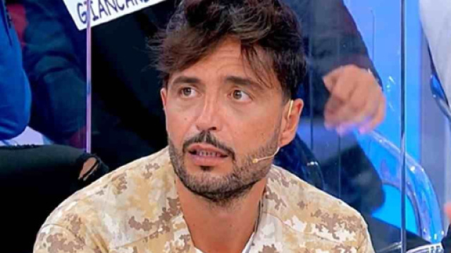 Uomini e Donne, Armando 'scompare' da Instagram: altre voci di allontanamento dal cast.