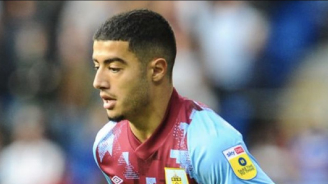 Anass Zaroury, giocatore del Burnley.