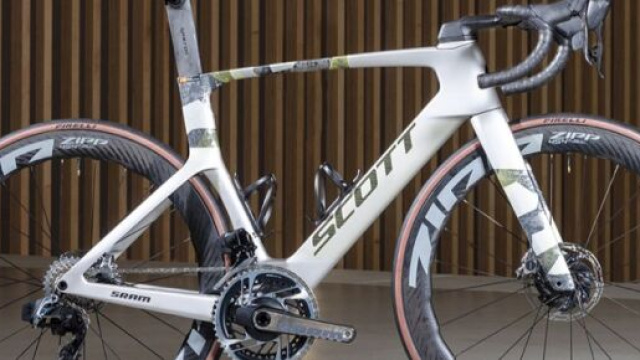 La bici Scott del Team Q36.5 di Vincenzo Nibali.