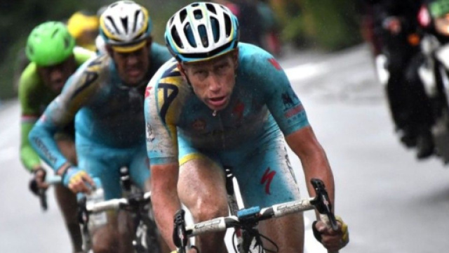 Ciclismo, Lieuwe Westra impegnato al Tour de France 2014.