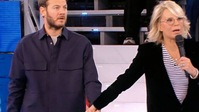 Amici, Cattelan sul dietro le quinte: 'Dicevano che l'hanno combinata grossa'.