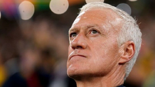 Didier Deschamps pensif au terme de la finale de la Coupe du monde 2022 (capture Twitter officiel Eurosport France)