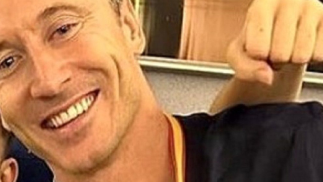 La photo entre Lewandowski et Gavi qui semble &ecirc;tre son fils surprend les fans (capture compte officiel Facebook de RMC SPORTS)