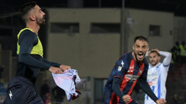 Crotone, contro il Pescara decide Vitale.