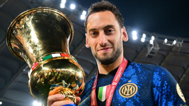 Inter: la Juventus vorrebbe Calhanoglu, il Torino penserebbe a Ilic.
