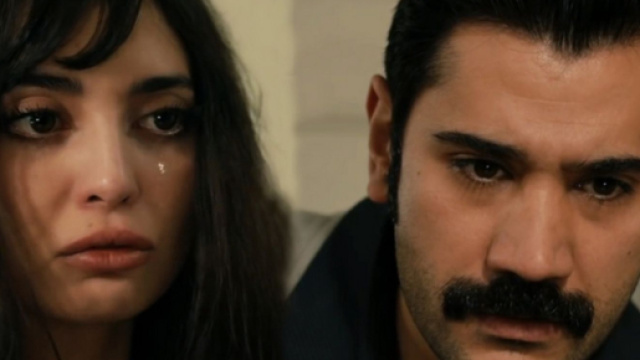 Terra amara, episodi turchi: Mujgan apprende che Akkaya ha sparato a Fekeli.
