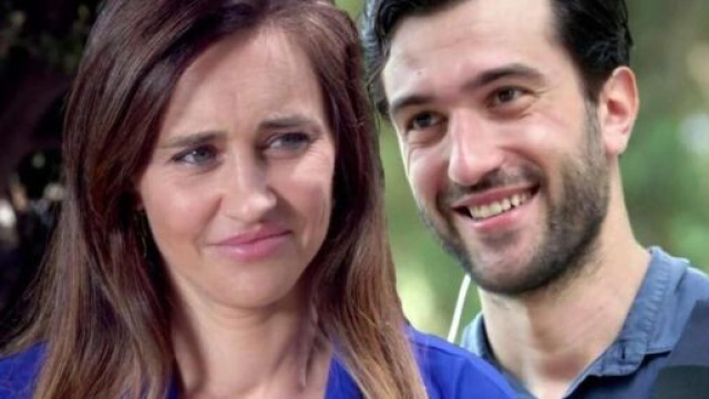 Un posto al sole spoiler settimanali al 27/1: momento di intimit&agrave; tra Viola e Renda.