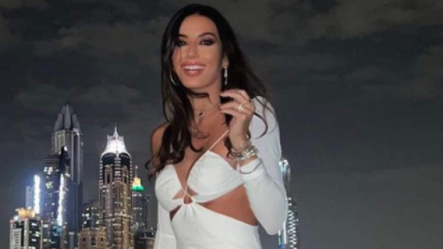 Moda le tendenze dell'inverno 2023, la jumpsuit di Sabrina Impacciatore e i cuissardes di Elisabetta Gregoraci.