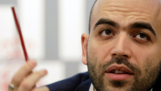 Roberto Saviano: "Ho paura di continuare a vivere cos&igrave;, sotto scorta"