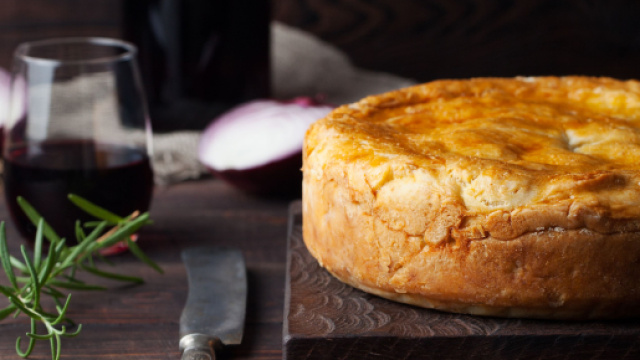 Un tortino di carne e rognone. &copy;Anna Pustynnikova / Shutterstock