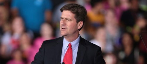 Rep. Greg Stanton says he won't run for the U.S. Senate in 2024 (Image source: Gage Skidmore/Wikimedia Commons)