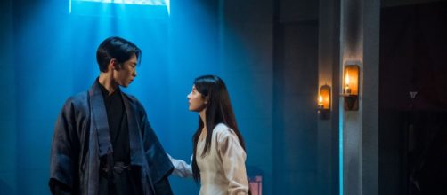 A segunda temporada de 'Alquimia das almas' j&aacute; est&aacute; dispon&iacute;vel na Netflix. (Foto: Divulga&ccedil;&atilde;o/Netflix)