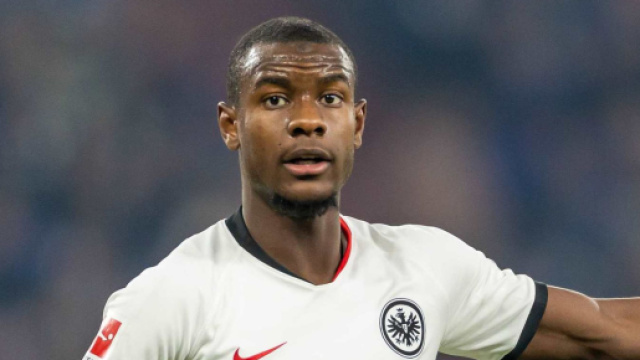 L'Inter starebbe pensando a Evan N'Dicka per il futuro della difesa nerazzurra