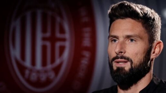 Olivier Giroud de retour &agrave; Milan apr&egrave;s son Mondial r&eacute;ussi avec la France. (screenshot Twitter - @CanalplusFoot)