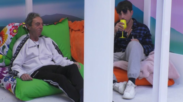 GFVip 7, Daniele si &egrave; tolto il microfono, Attilio: 'Ce l'ha con gli autori'.