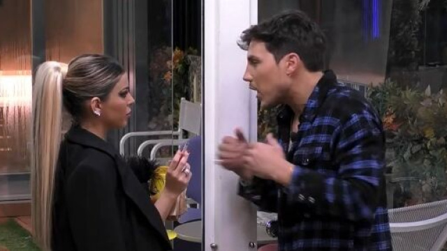 GFVip7, Daniele e Oriana al capolinea, lei: 'Per me basta'.