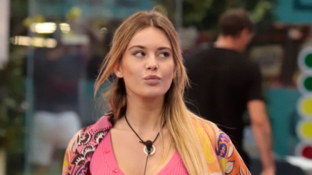 Sophie Codegoni ricoverata al sesto mese di gravidanza per dei dolori ad un rene.