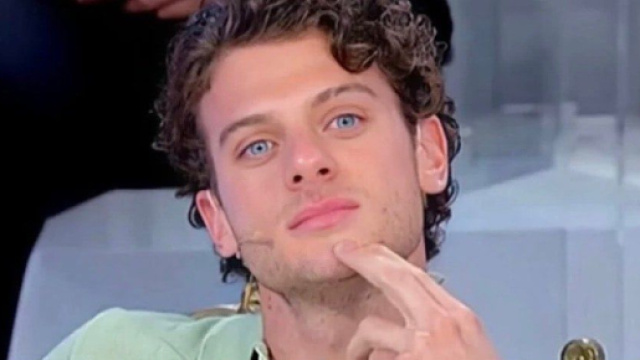 Uomini e donne, Federico Nicotera indeciso prima della scelta: 'Ho paura di farmi male'.