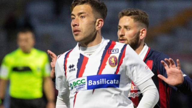 Crotone, anche Murano per l'attacco.