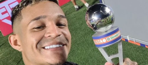 Adson marcou os dois gols do alvinegro (Reprodu&ccedil;&atilde;o/Twitter/@Corinthians).