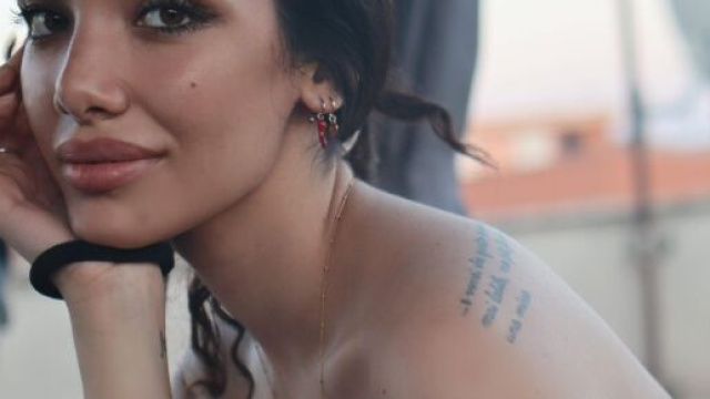 Ester Glam incinta di due gemelli