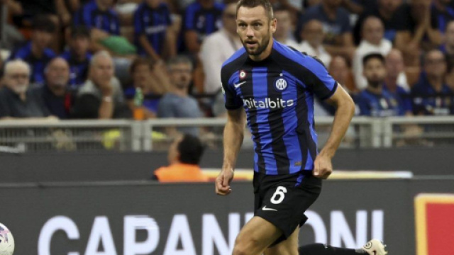In foto Stefan de Vrij, giocatore dell'Inter.