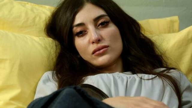 Terra amara: Mujgan &egrave; incinta.