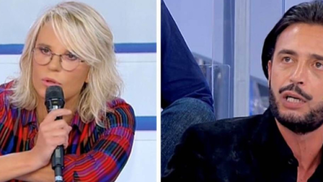 Uomini e Donne, Armando sgridato da Maria De Filippi: dubbi sulla riconferma nel cast.