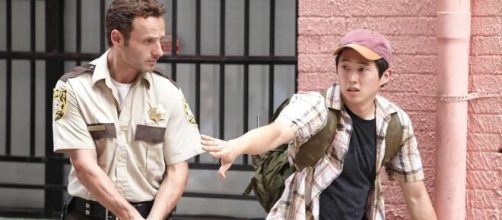 Rick e Gleen se tornam amigos a partir do segundo epis&oacute;dio da 1&ordf; temporada de 'The Walking Dead' (Divulga&ccedil;&atilde;o/AMC)