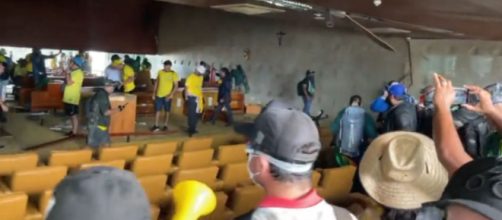 Manifestantes invadiram e depredaram pr&eacute;dios p&uacute;blicos em Bras&iacute;lia (Reprodu&ccedil;&atilde;o/Redes sociais)