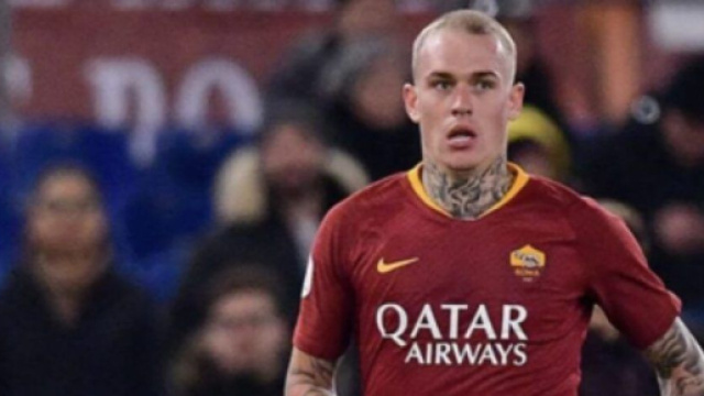 In foto Karsdorp, giocatore della Roma.