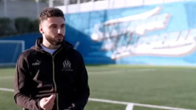 Jonathan Clauss effondr&eacute; apr&egrave;s avoir appris sa non-s&eacute;lection pour la Coupe du monde 2022. (cr&eacute;dit capture Canal+)