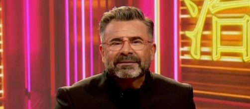 Jorge Javier V&aacute;zquez le escribi&oacute; a la tonadillera que le gustar&iacute;a charlar con ella (Telecinco)