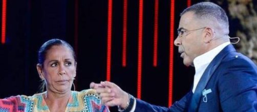 Isabel Pantoja y Kiko Rivera no acudieron al enlace de la colaboradora de 'Vamos a ver' (Captura de pantalla de Telecinco)