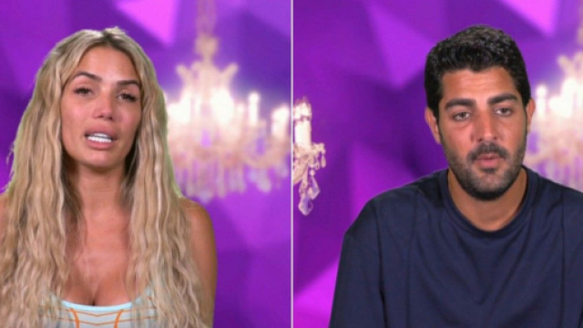 Les Cinquante : Manon Tanti et Alex Guidi, toujours en guerre : ils racontent une version diff&eacute;rente de leur dispute au ch&acirc;teau. (Cr&eacute;dit @W9)