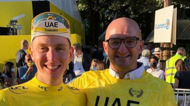 Ciclismo, Tadej Pogačar con l'allenatore I&ntilde;igo San Mill&aacute;n.