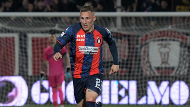 Crotone, D'Errico verso il forfait contro il Foggia.