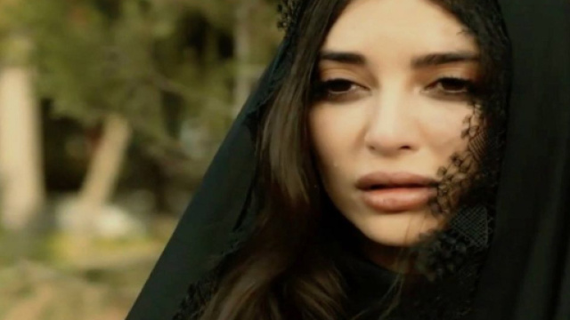 Terra amara,trame turche, Mujgan d&agrave; l&rsquo;addio alla zia Behice: &lsquo;Hai causato molti danni&rsquo;.