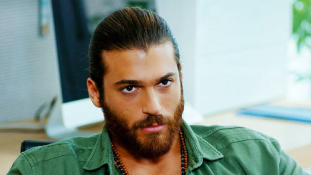 Can Yaman, sfogo dopo il video di Palermo: 'Se sto buono non avete pi&ugrave; niente da scrivere'.