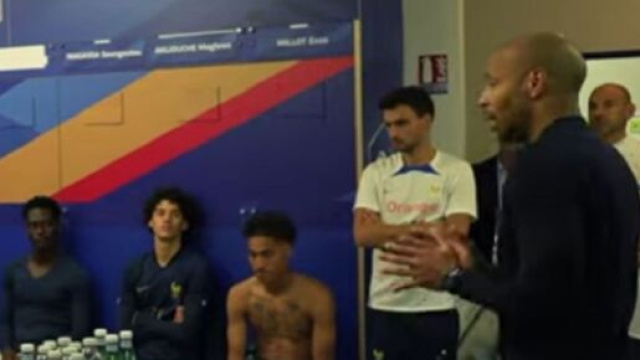 Thierry Henry avec les Bleuets (capture chaine YouTube F&eacute;d&eacute;ration Fran&ccedil;aise de Football)
