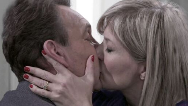 Un posto al sole, puntate 26 e 27/10: Ferri non vuole far arrabbiare Martinelli.