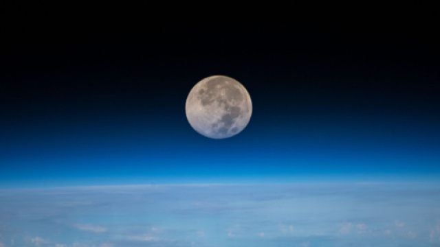 ISS, il satellite artificiale illuminer&agrave; il cielo di ottobre dedicato alla Luna