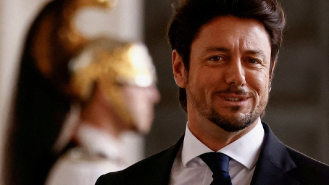 Giambruno, Mediaset starebbe valutando il licenziamento per violazione del codice etico.