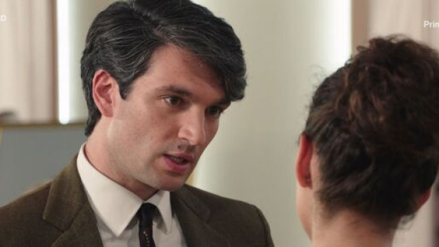 Il Paradiso delle Signore, anticipazioni al 27 ottobre: Landi colpito dai disegni di Agata.